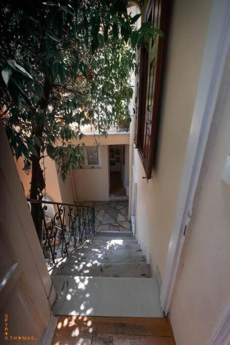 At The Foot Of Acropolis. Villa Athens Luaran gambar